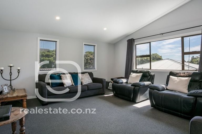 Photo of property in 75 Milton Road, Bluff Hill, Napier, 4110