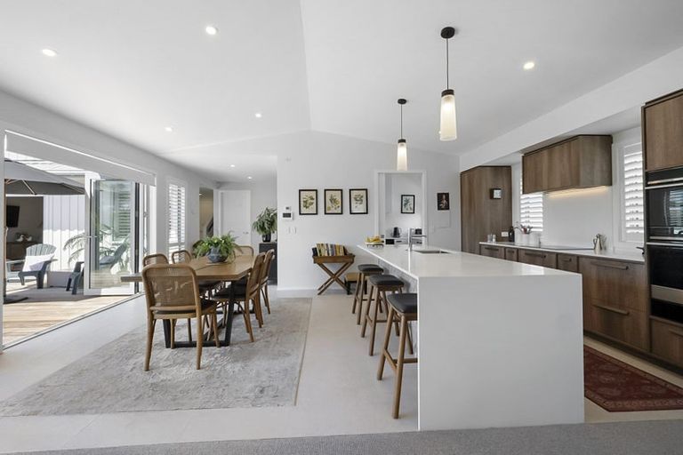 Photo of property in 62 Pendarves Street, New Plymouth, 4310