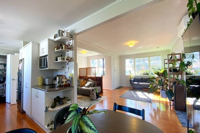 Photo of property in 17 Thomas Avenue, Te Atatu Peninsula, Auckland, 0610