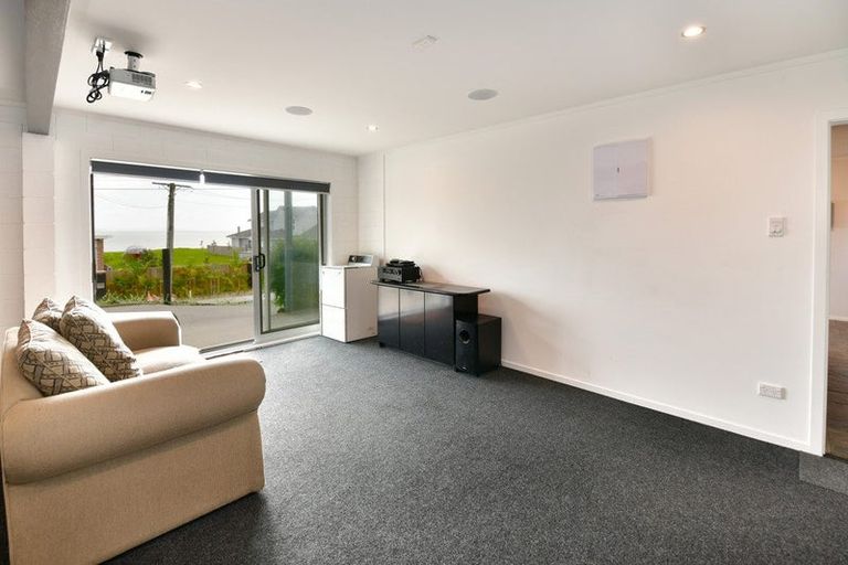 Photo of property in 4 Claude Road, Stanmore Bay, Whangaparaoa, 0932