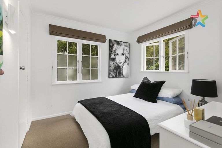 Photo of property in 4a Taumaru Avenue, Lowry Bay, Lower Hutt, 5013