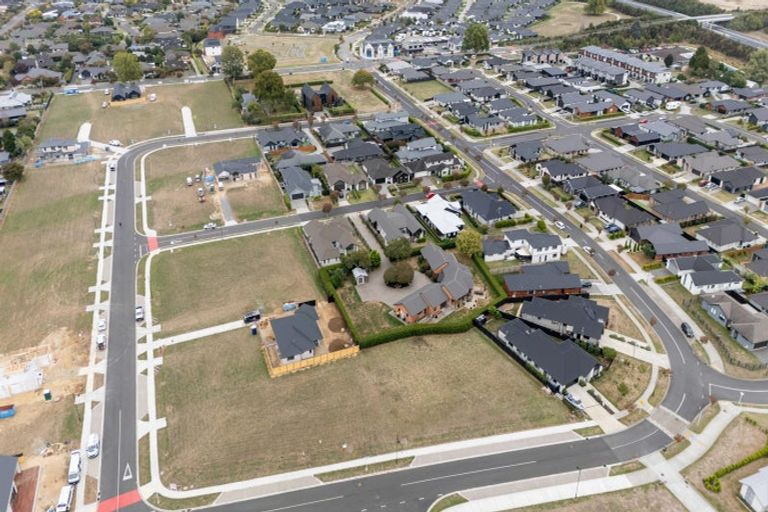 Photo of property in 15 Rose Leigh Drive, Cambridge, 3434