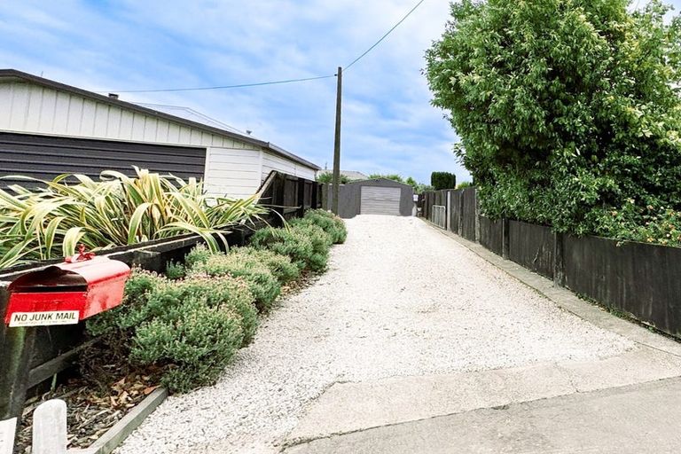 Photo of property in 2/117 Foremans Road, Islington, Christchurch, 8042