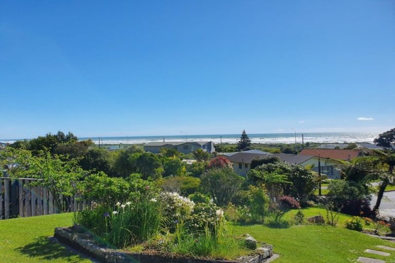 Photo of property in 13 Nolan Crescent, Karoro, Greymouth, 7805