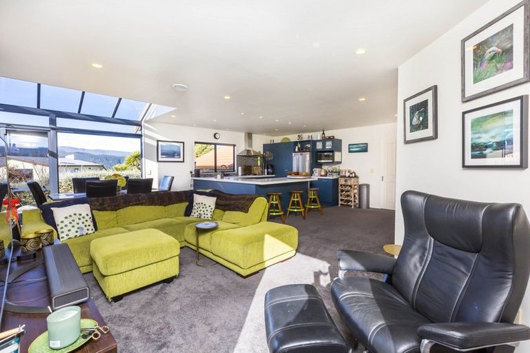 Photo of property in 7 Ormrod Grove, Riverstone Terraces, Upper Hutt, 5018