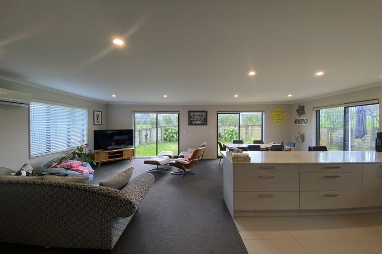 Photo of property in 16 Maylee Crescent, Gulf Harbour, Whangaparaoa, 0930