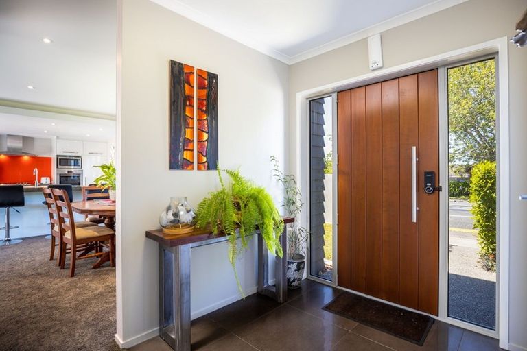 Photo of property in 398 Mangorei Road, Highlands Park, New Plymouth, 4312