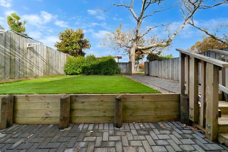 Photo of property in 439a West Coast Road, Glen Eden, Auckland, 0602