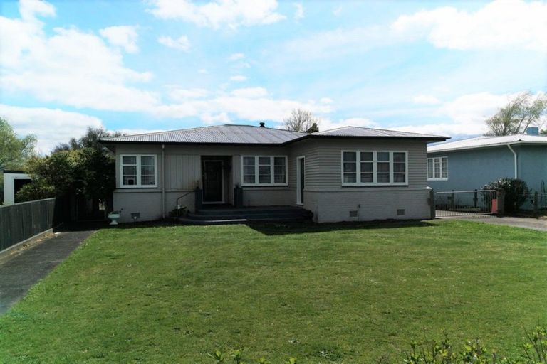 Photo of property in 15 Thyra Street, Dannevirke, 4930