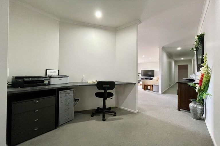 Photo of property in 10a Kororako Grove, Whalers Gate, New Plymouth, 4310