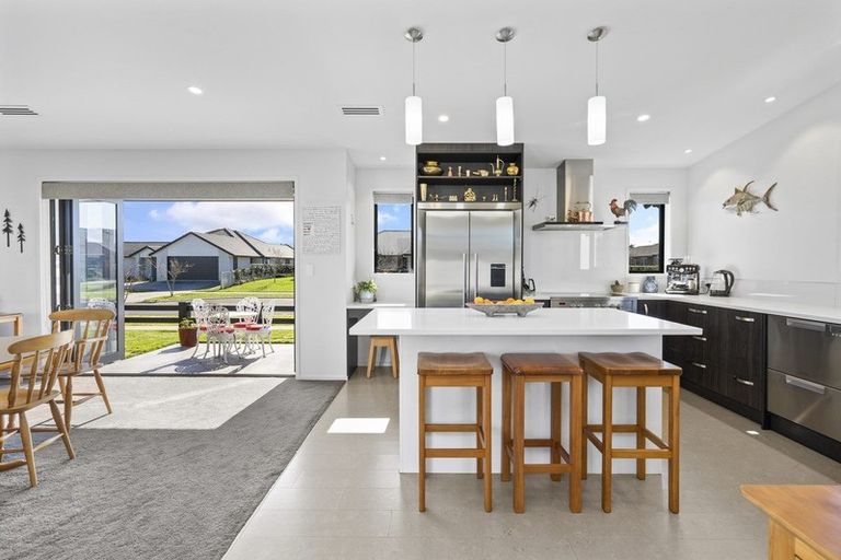 Photo of property in 2 Clifford Close, Leamington, Cambridge, 3432