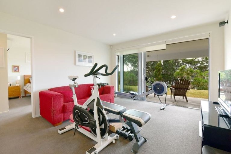 Photo of property in 21 Swann Beach Road, Stanmore Bay, Whangaparaoa, 0932