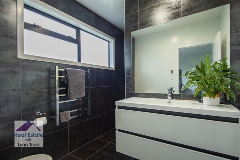 Photo of property in 4 Pekapeka Place, Te Kamo, Kamo, 0185