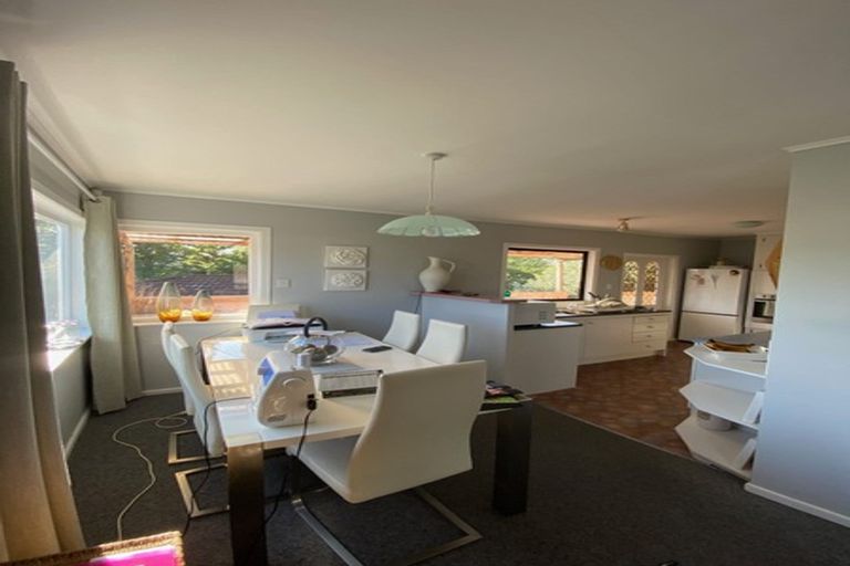 Photo of property in 16 Rotoiti Avenue, Pakuranga Heights, Auckland, 2010