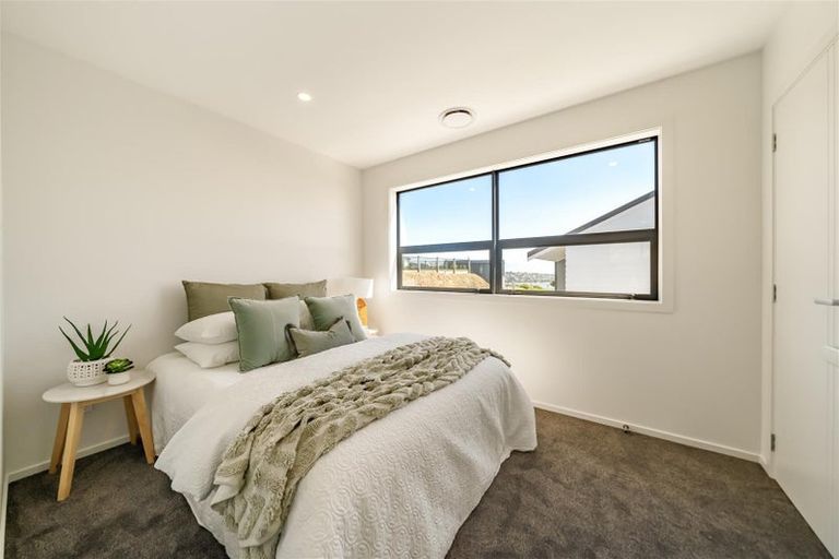 Photo of property in 37a Waitaria Terrace, Aotea, Porirua, 5024