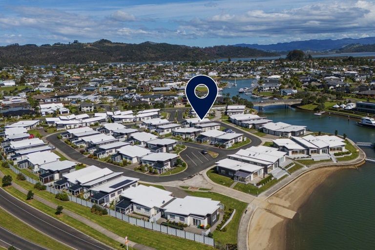 Photo of property in 16 Vanita Drive, Whitianga, 3510