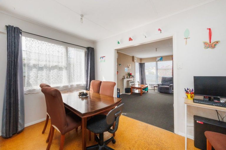 Photo of property in 43 Sutherland Crescent, Westbrook, Palmerston North, 4412