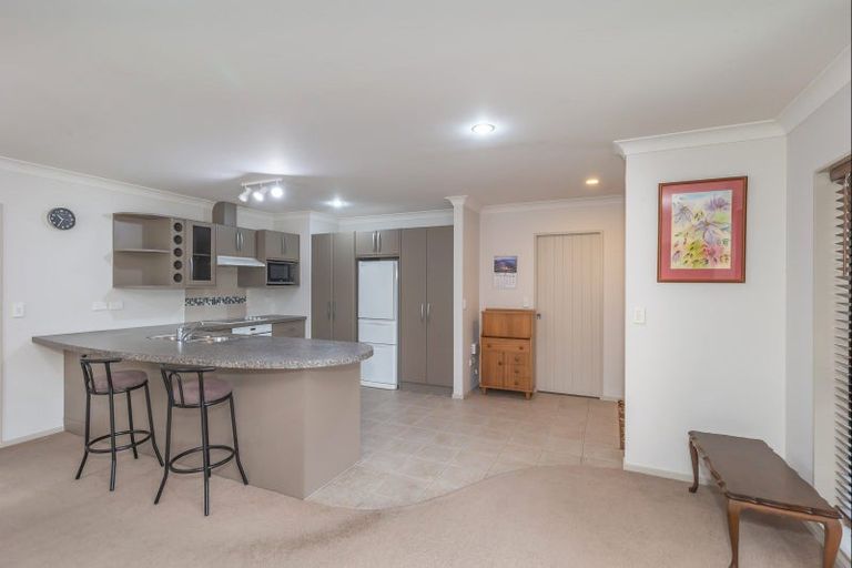 Photo of property in 112a Weraroa Road, Levin, 5510