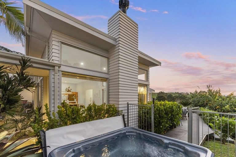 Photo of property in 4 Hillford Place, Welcome Bay, Tauranga, 3175