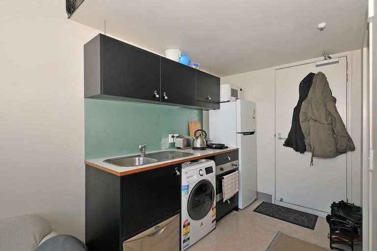 Photo of property in Urbane Apartments, 50/29 Webb Street, Mount Cook, Wellington, 6011