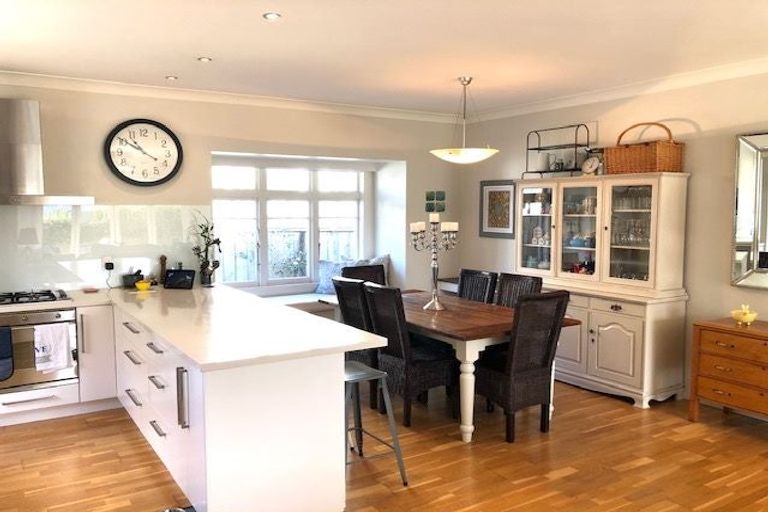 Photo of property in 1/11 Alfred Street, Northcote Point, Auckland, 0627