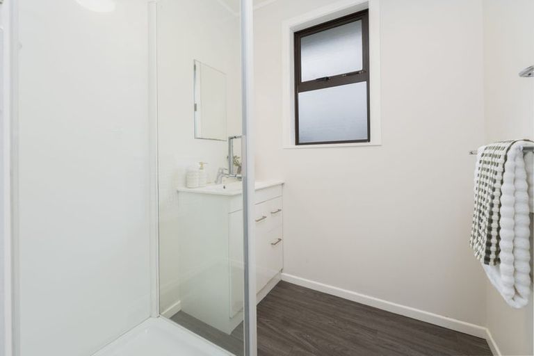 Photo of property in 50 Barrys Road, Glendene, Auckland, 0602