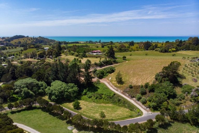 Photo of property in 12 Kina Beach Road, Tasman, Upper Moutere, 7173