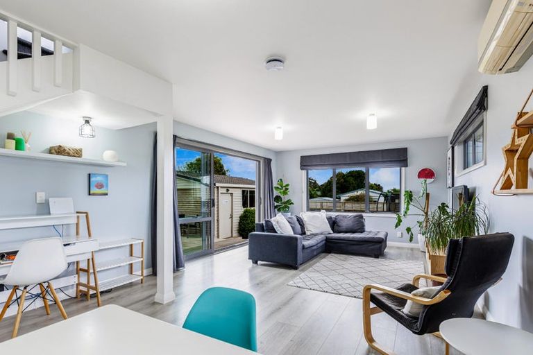 Photo of property in 103a Wharf Road, Te Atatu Peninsula, Auckland, 0610