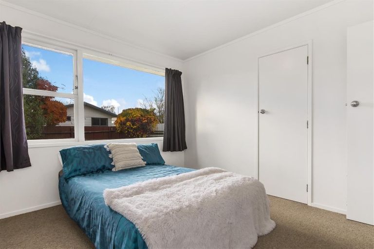 Photo of property in 8 Thackeray Place, Owhata, Rotorua, 3010