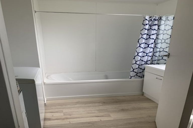 Photo of property in 74 Montreal Grove, Kingston, Wellington, 6021