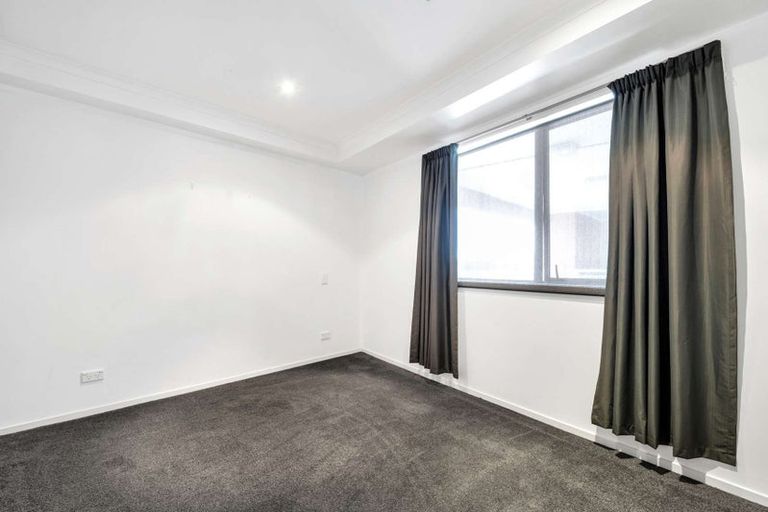 Photo of property in Algarve Apartments, 215/332 Maunganui Road, Mount Maunganui, 3116