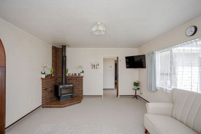 Photo of property in 44 Allardice Street, Dannevirke, 4930