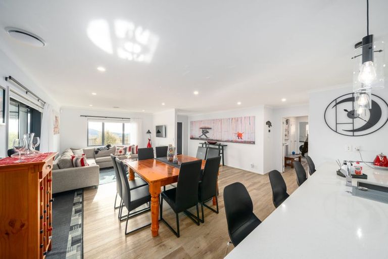 Photo of property in 4 Antigua Way, Grenada Village, Wellington, 6037