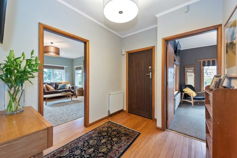 Photo of property in 4 Edgecumbe Street, Whitiora, Hamilton, 3200