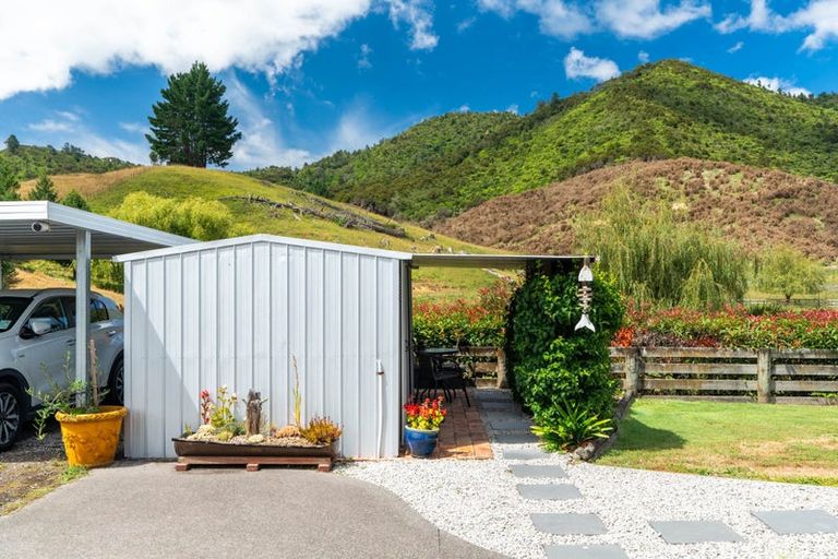 Photo of property in 21 Parker Road, Huntly, 3771