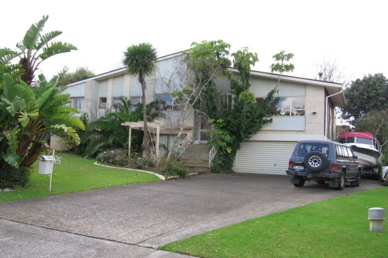 Photo of property in 33 Amante Crescent, Mairangi Bay, Auckland, 0630