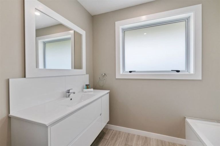 Photo of property in 438 Ilam Road, Bryndwr, Christchurch, 8052