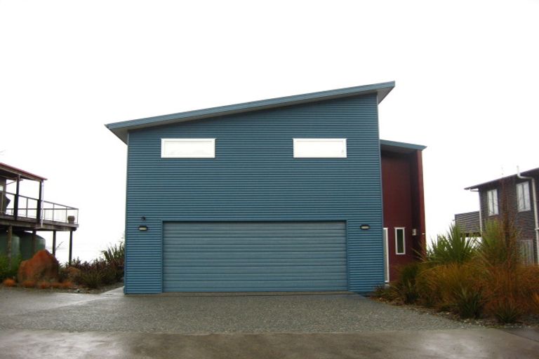 Photo of property in 20 Ranui Place, Moana, 7872