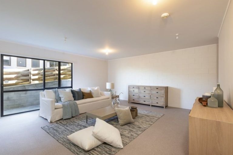 Photo of property in 28 Kahurangi Place, Snells Beach, 0920