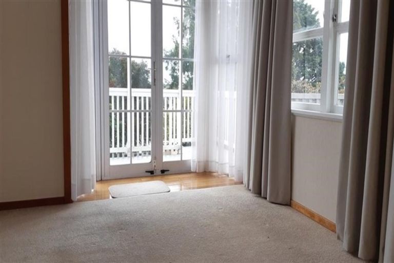 Photo of property in 141 Forrest Hill Road, Forrest Hill, Auckland, 0620