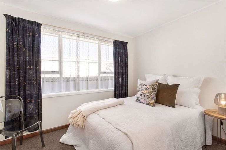 Photo of property in 292 Main North Road, Redwood, Christchurch, 8051