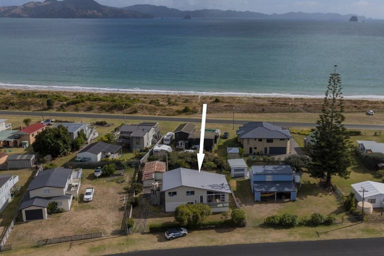 Photo of property in 9 Banks Street, Cooks Beach, Whitianga, 3591