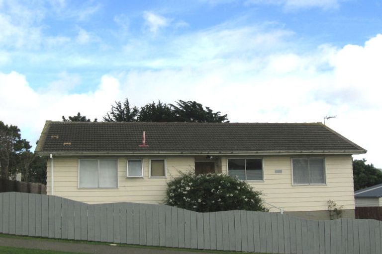 Photo of property in 4 Surprise Place, Cannons Creek, Porirua, 5024