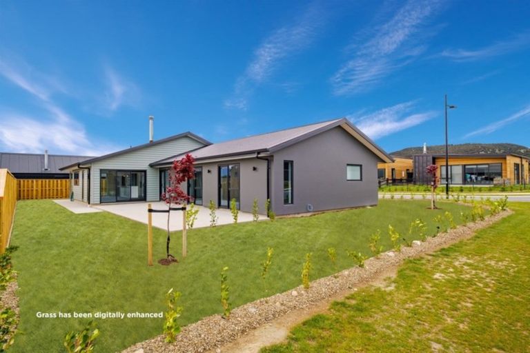 Photo of property in 12 Sawdon Street, Wanaka, 9305