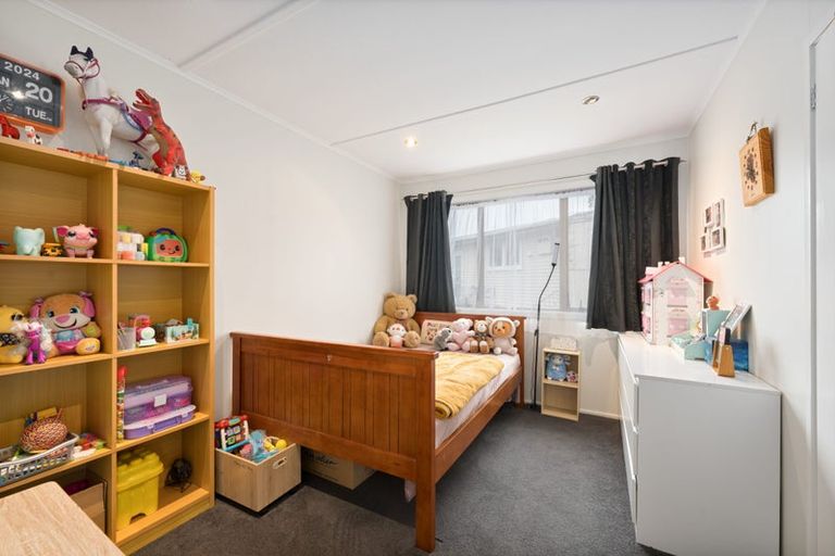 Photo of property in 37 Pomaria Road, Henderson, Auckland, 0610