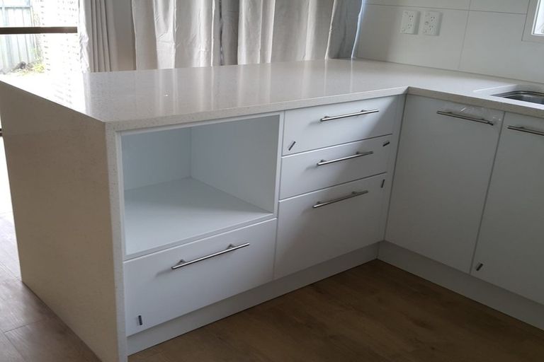 Photo of property in 82 Powrie Street, Glenfield, Auckland, 0629