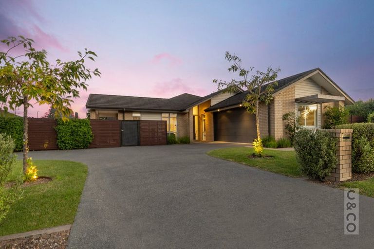 Photo of property in 3 Pohutukawa Parade, Riverhead, 0820