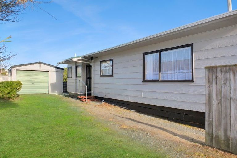 Photo of property in 16 Cousins Avenue East, Foxton Beach, Foxton, 4815