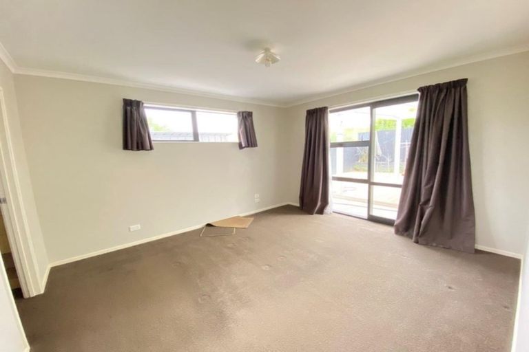 Photo of property in 16 Waiarohia Place, Hobsonville, Auckland, 0616