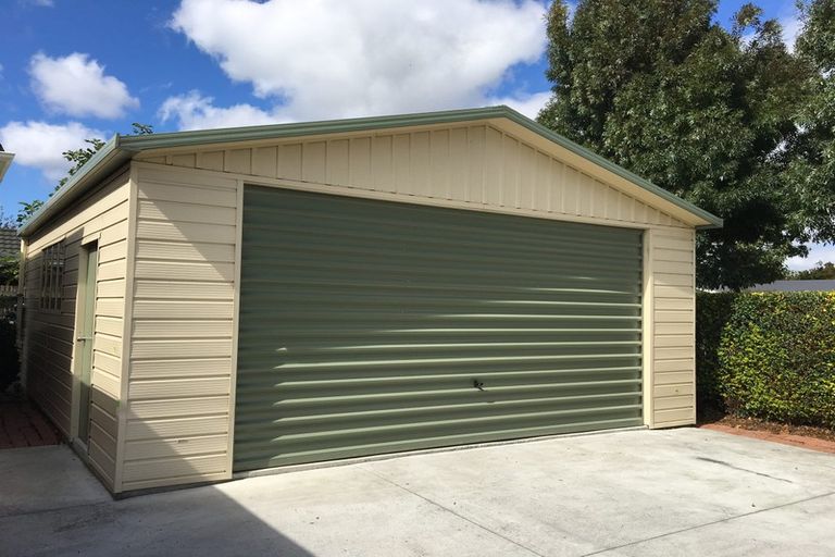 Photo of property in 130 Yaldhurst Road, Sockburn, Christchurch, 8042